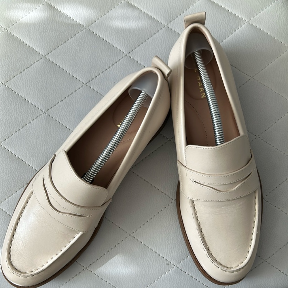 Like new cole haan loafers